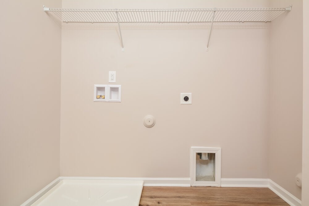 Building Photo - 229 Breezemont Dr