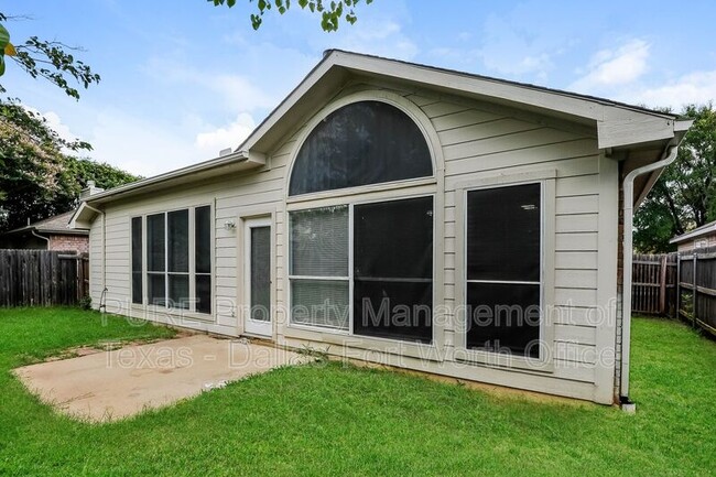 Building Photo - 6208 Bowin Dr