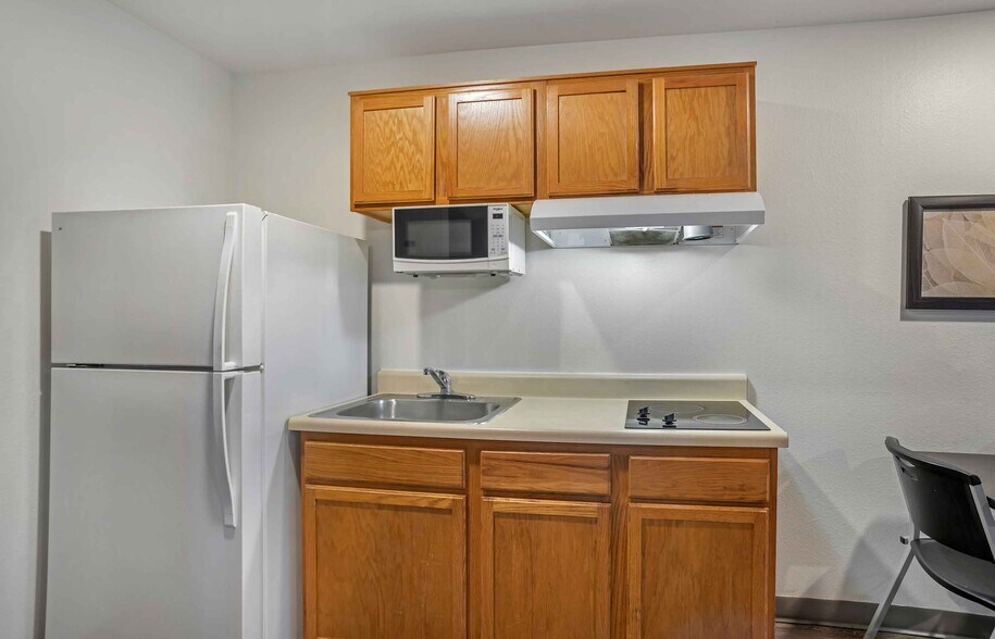 Building Photo - Furnished Studio-Tallahassee - East