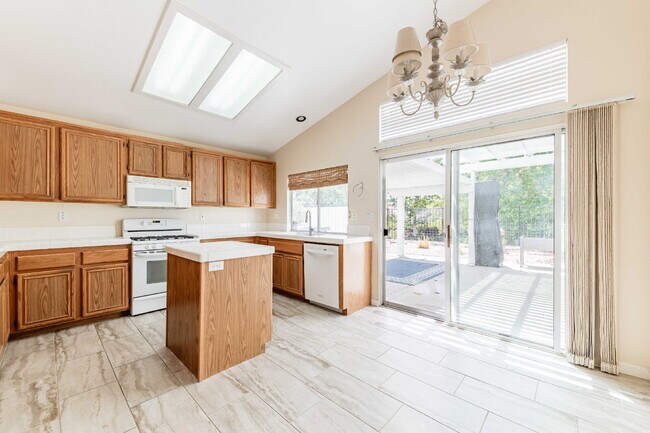 Building Photo - The Colony 55+ community. Great 2 bedroom/...