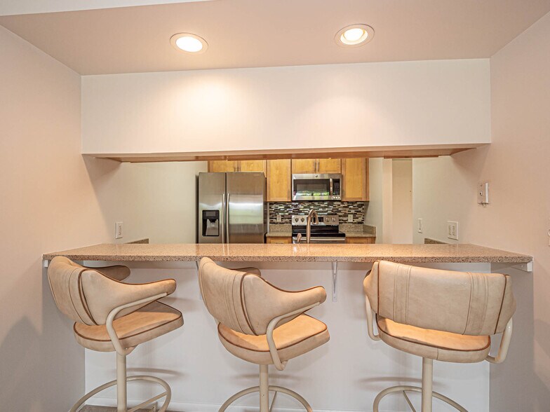 Building Photo - 28 Plantation Dr