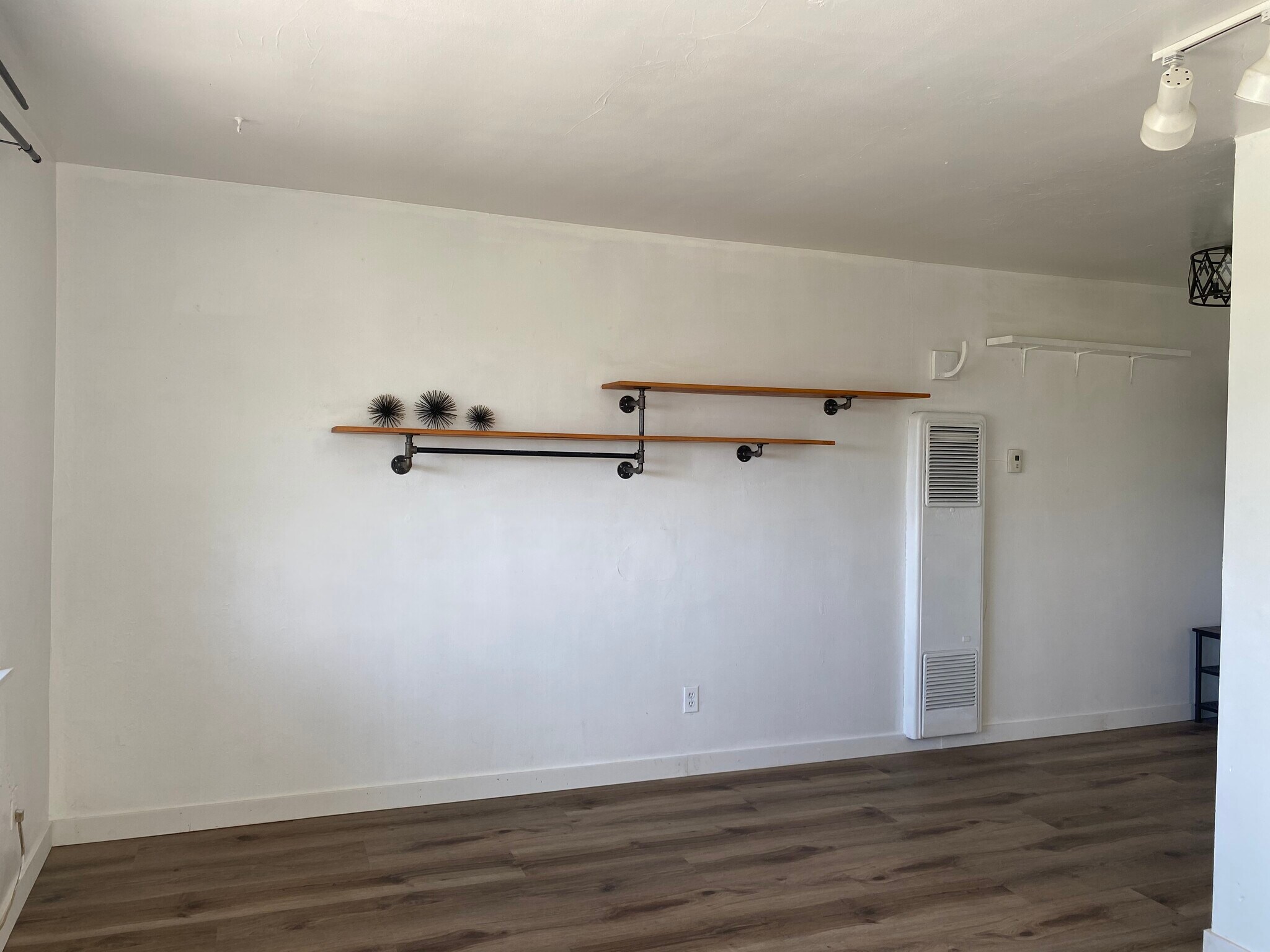 Building Photo - 711 Coronado Ter