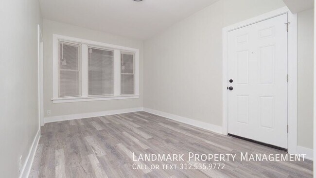 Building Photo - 1843 W 54th St