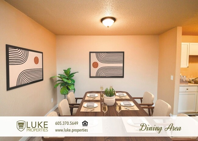 Building Photo - 405 S Sycamore Ave