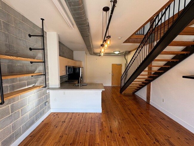 Building Photo - 3205 N Davidson St