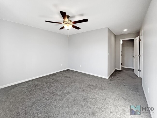 Building Photo - $0 DEPOSIT OPTION. SPACIOUS 4-BEDROOM, 3.5...