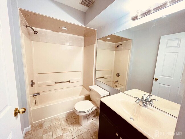 Building Photo - 434 Waterford Dr