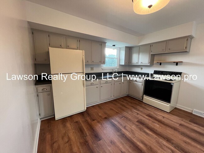 Building Photo - Very Nice Updated Ranch in Salem (Glenvar ...