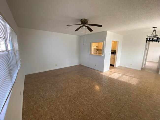 Building Photo - 209 Norwich I