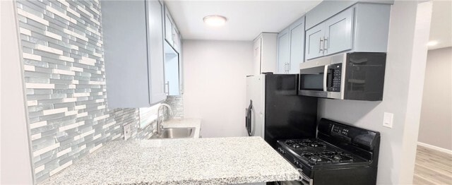 Building Photo - 10527 Western Ave