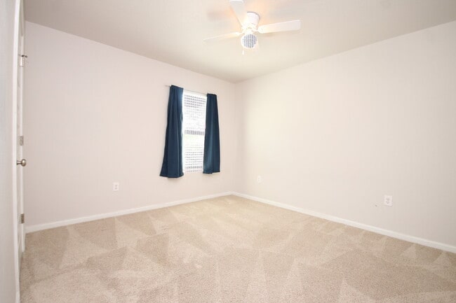 Building Photo - Spacious 5-Bedroom Home Near NAS with Move...