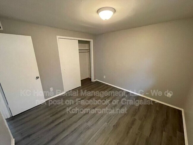 Building Photo - 2214 NE 77th St