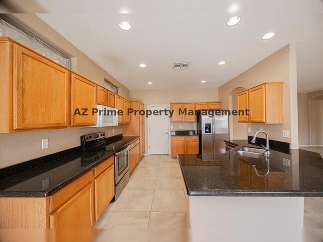 Building Photo - 123 W Elmwood Pl