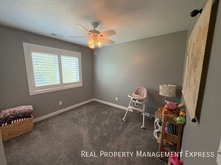 Building Photo - 5 Bedroom 3 Bathroom Home for Rent