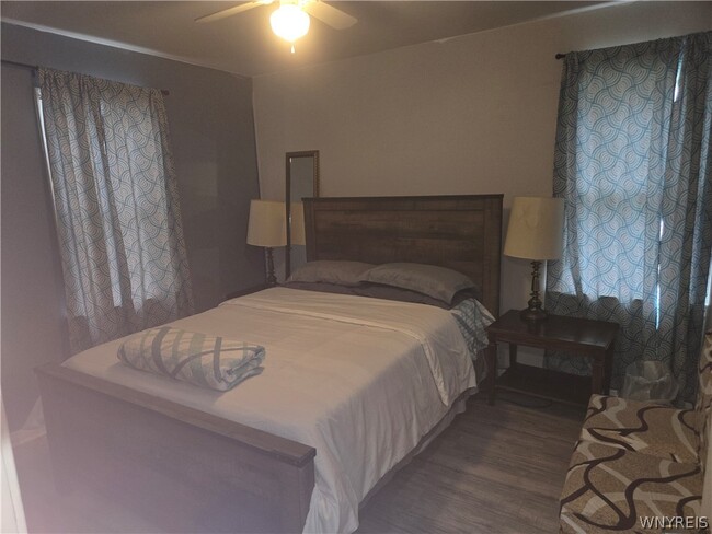 Building Photo - 1001 17th St