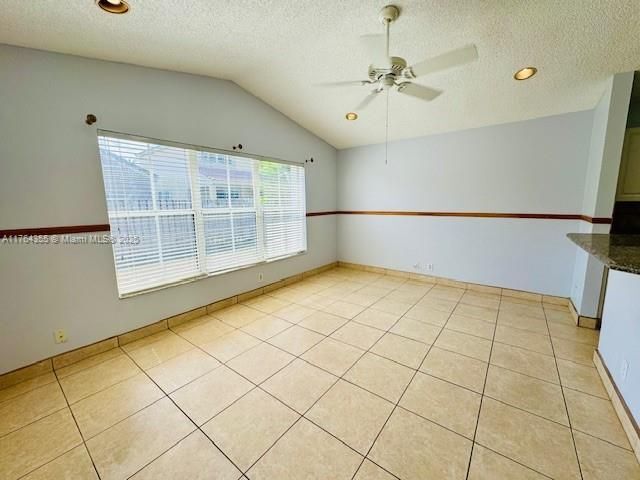Building Photo - 495 Carrington Ln