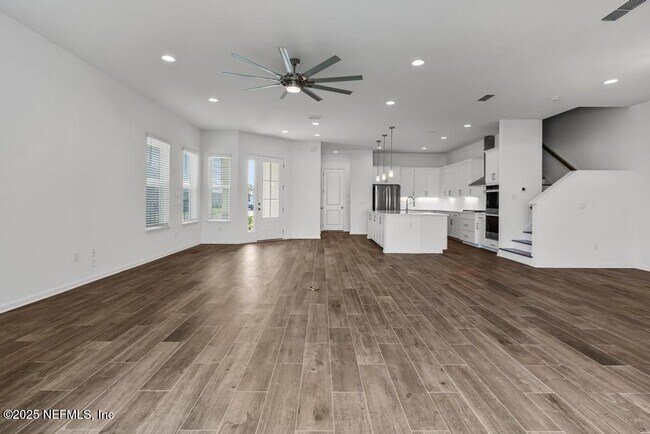 Building Photo - 475 Marquesa Cir