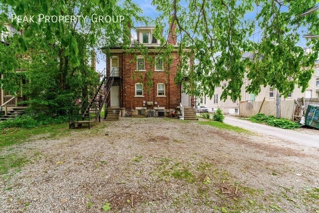 Building Photo - 295 E 14th Ave