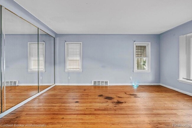 Building Photo - 19412 Sussex St