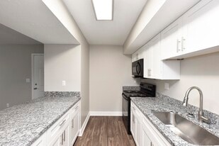 Building Photo - Harpeth Trace