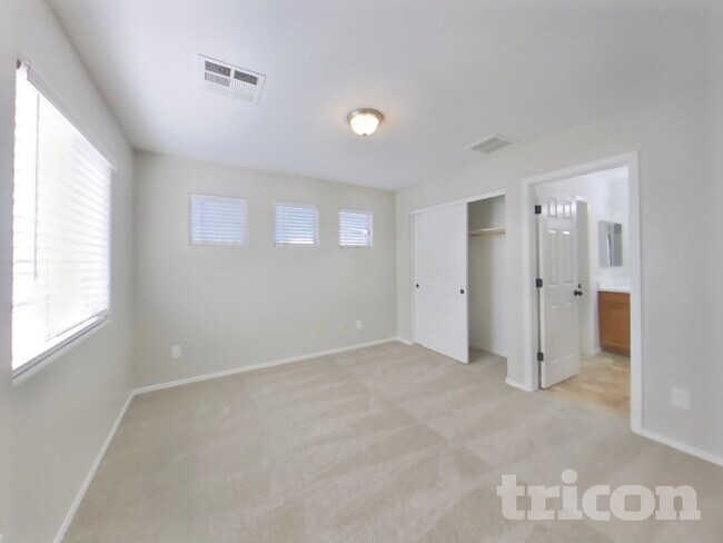 Building Photo - 24401 N Lost Dutchman Way