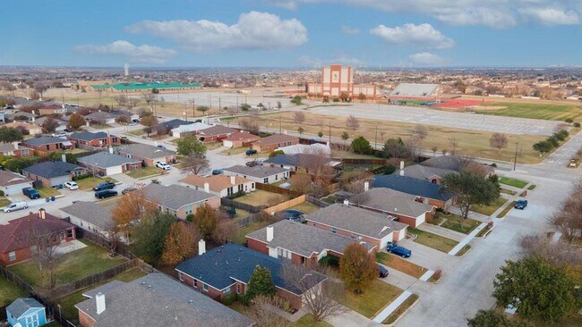 Building Photo - 1055 Port Sullivan Dr