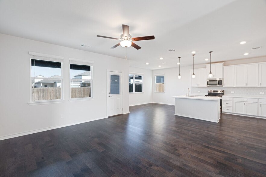 Building Photo - 316 Breccia Trl