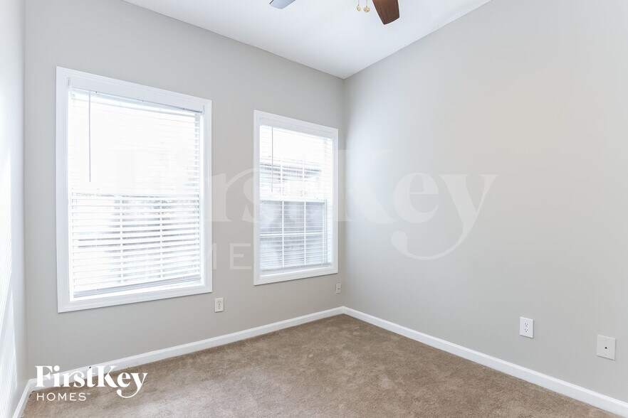 Building Photo - 9215 Fleetwood Trail