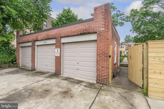 Building Photo - 5324 Colorado Ave NW