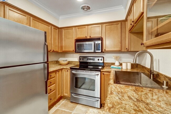 Building Photo - 130 Eastridge Dr