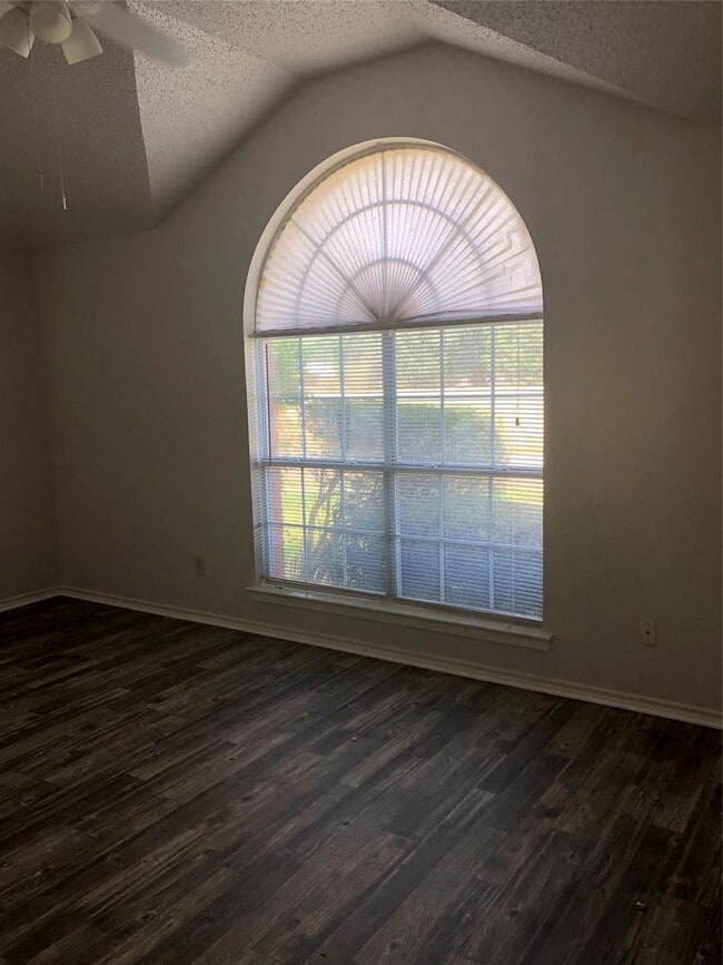 Building Photo - 1417 Warwick Dr