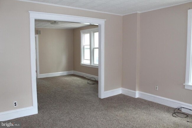 Building Photo - 23 W 2nd St