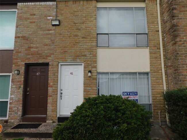 Building Photo - 9200 W Bellfort Ave