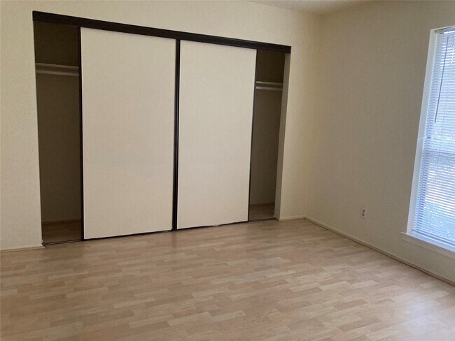 Building Photo - 2601 S Braeswood Blvd