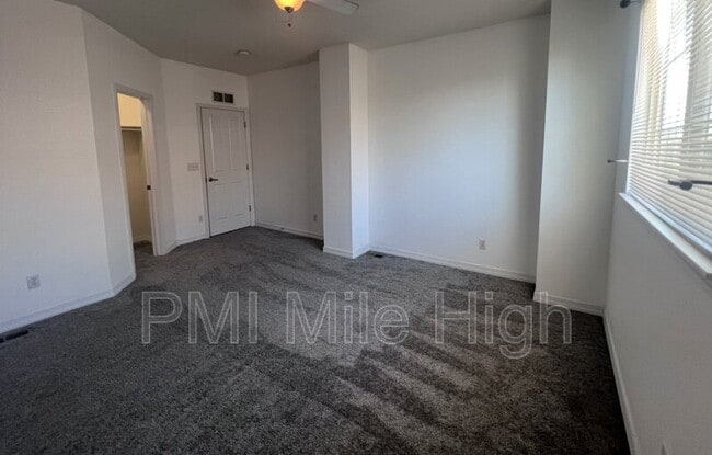 Building Photo - 15800 E 121st Ave