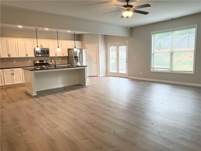Building Photo - 2887 Regal Park Ct