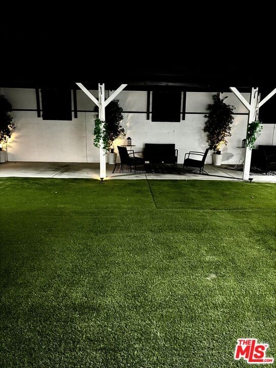 Building Photo - 1377 S Sultana Ave