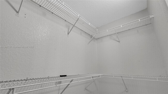 Building Photo - 2860 W 80th St