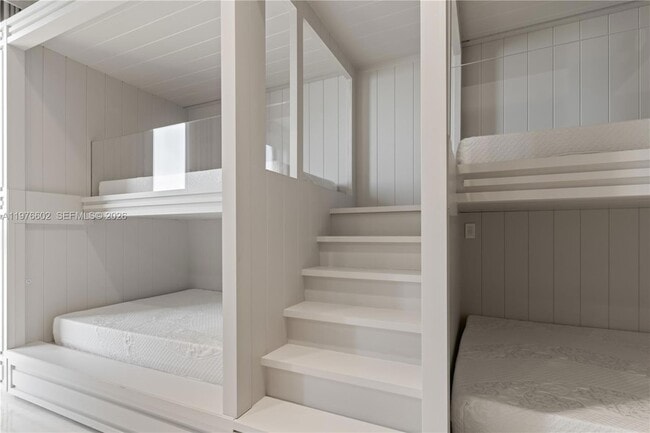 Building Photo - 17749 Collins Ave