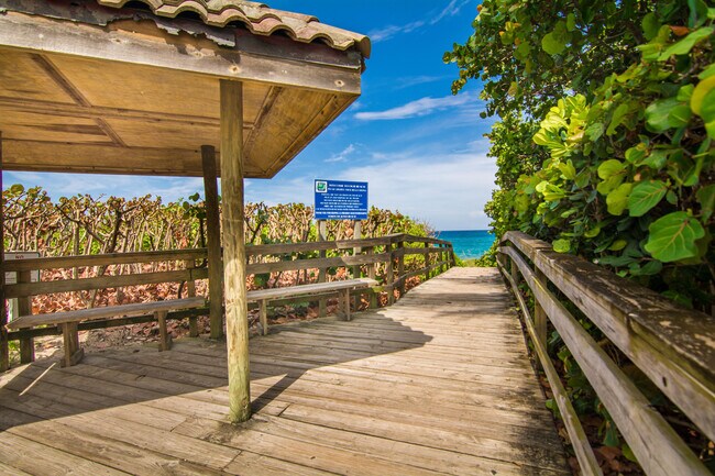 Building Photo - 751 Ocean Dr