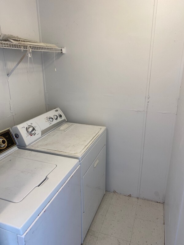 Building Photo - 1921 Arthur Lawrence Dr