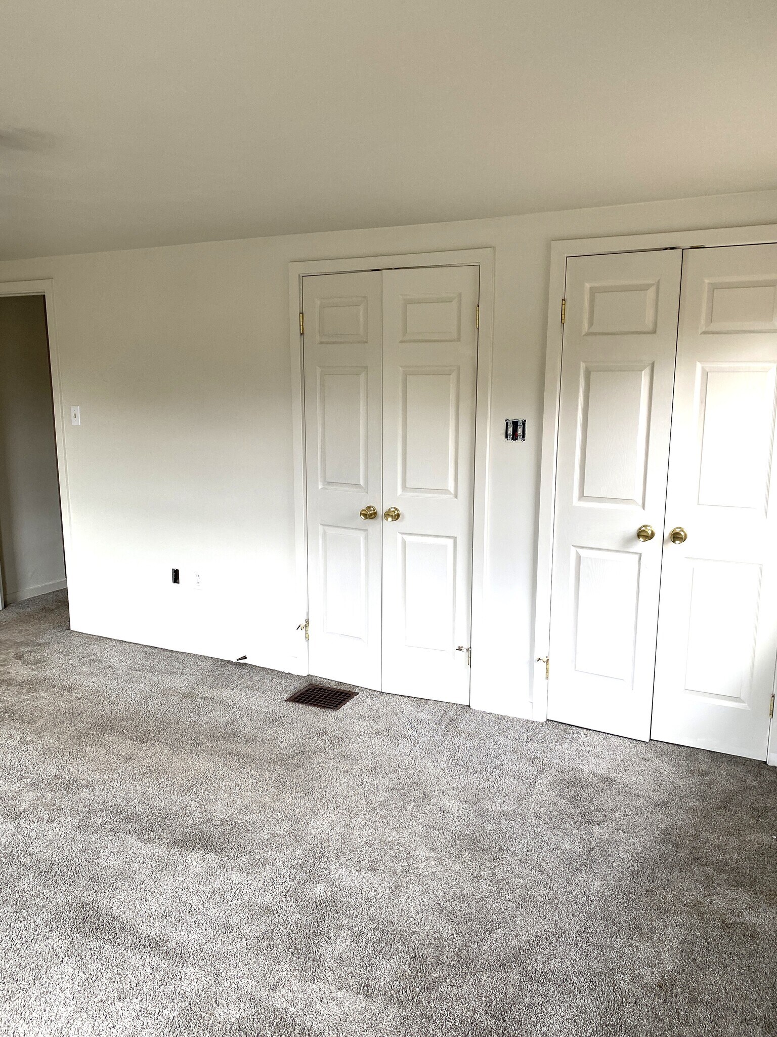 Building Photo - 1224 W 7th St