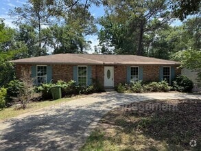 Building Photo - 6823 Live Oaks Dr