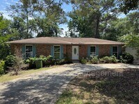 Building Photo - 6823 Live Oaks Dr