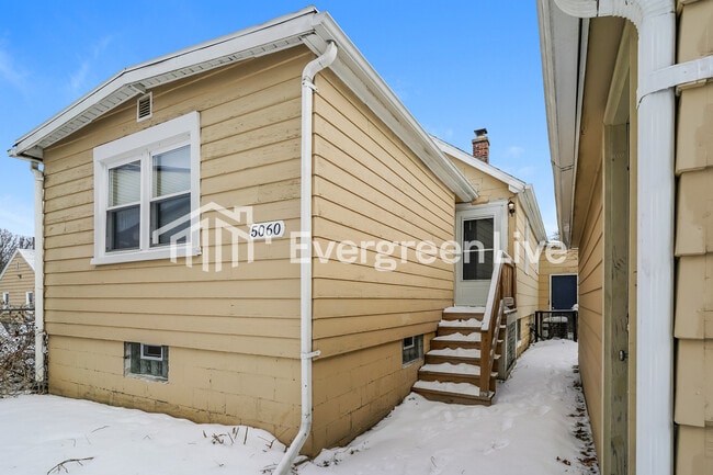 Building Photo - 5060 N 26th St