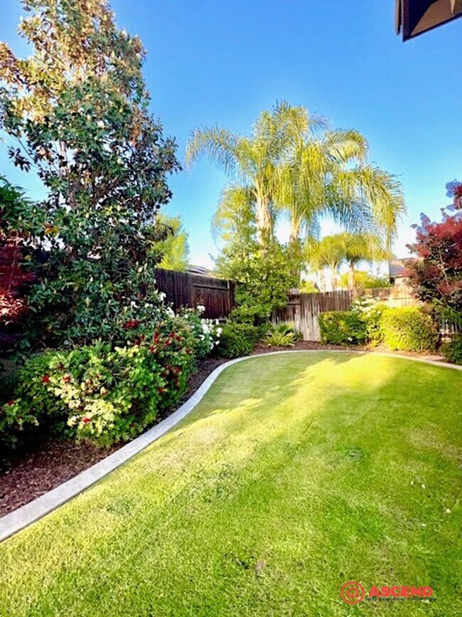 Building Photo - Beautiful Home in the Northwest!