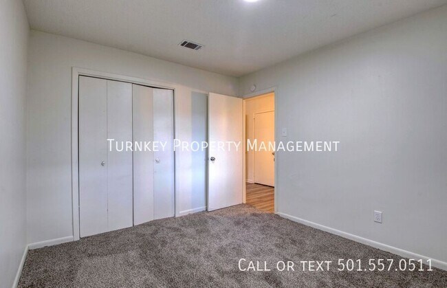 Building Photo - 8819 Tanya Dr