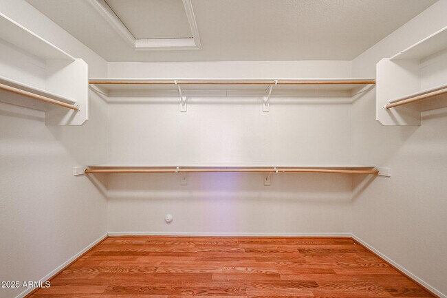 Building Photo - 2568 E Santa Rosa Dr