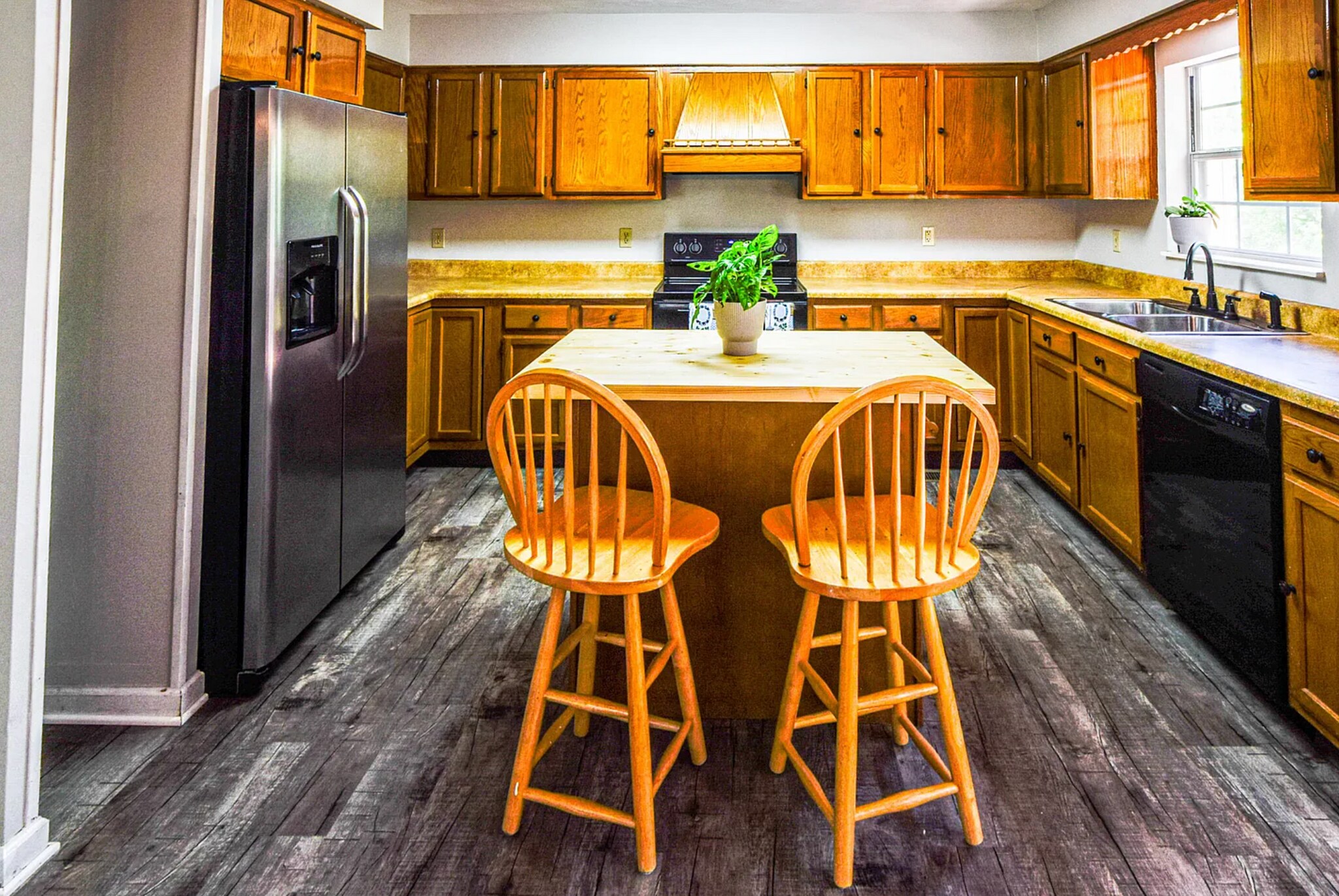 Ma - 2103 Creekside Way