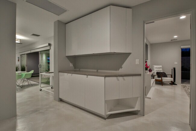 Building Photo - 47956 Silver Spur Trail